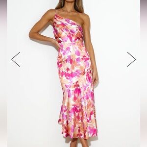 BRAND NEW WORN ONCE! HELLO MOLLY PINK/PURPLE PATTERN MAXI DRESS. SIZE S.